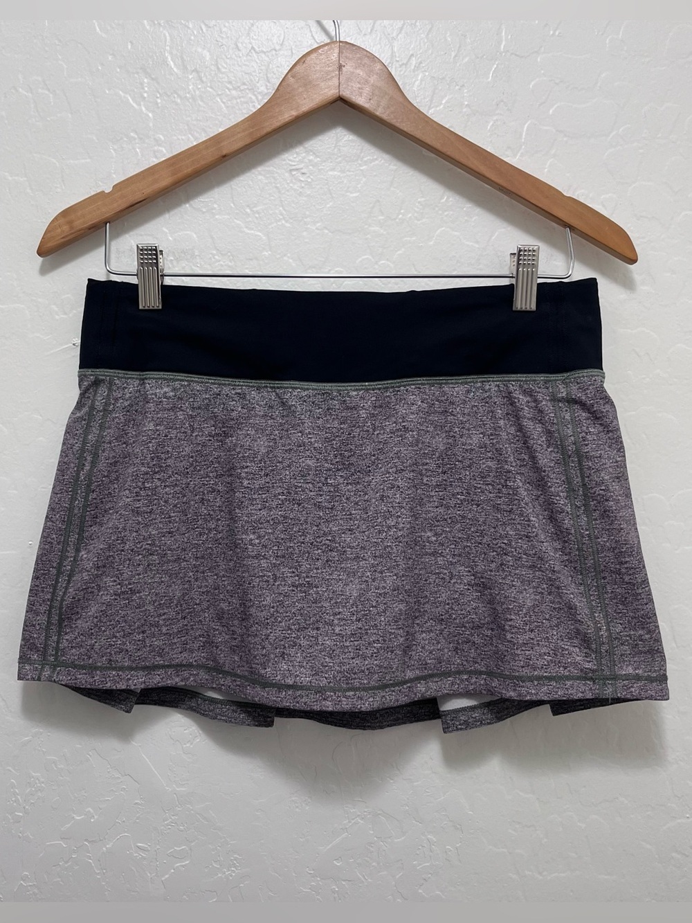 Lululemon Pace Rival Skirt Size 6 in Heather Lux Multi Black